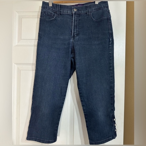 nydj capris size 6 Rhinestone hem detail stretchy - Picture 1 of 10